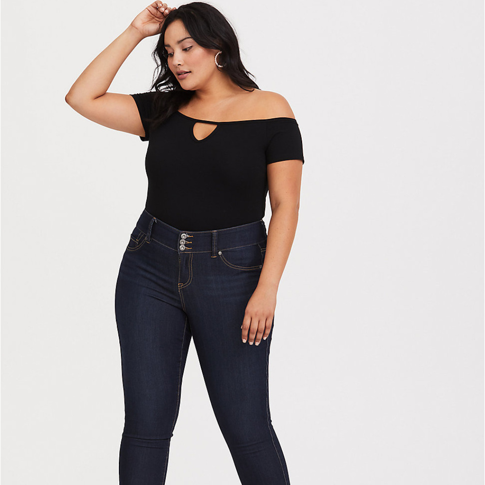 Black Cutout Off Shoulder Foxy Tee size 5 (28)